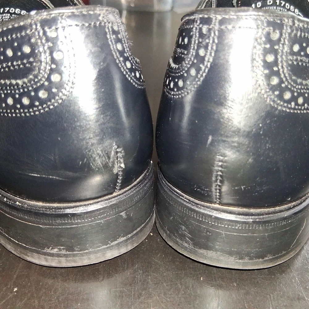 Florsheim Men's Lexington Black Oxford Wingtip Shoe  Size 10